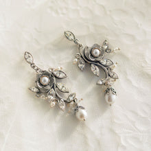 Load image into Gallery viewer, D&#39;vine Earrings E1186 - Sweet Romance Wholesale