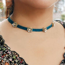 Load image into Gallery viewer, Flower Power 1960s Leather Choker N1354 - Sweet Romance Wholesale