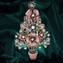 Load image into Gallery viewer, Topiary Christmas Tree Brooch P179