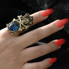 Load image into Gallery viewer, Elvira&#39;s Skull and Roses Ring EL_R578 - Sweet Romance Wholesale