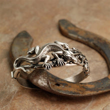 Load image into Gallery viewer, Leapin&#39; Lizzard Bracelet OL_BR371 - Sweet Romance Wholesale
