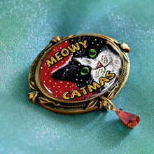 Load image into Gallery viewer, NEW! Meowy Catmas Christmas Cat Pin P351 - Sweet Romance Wholesale