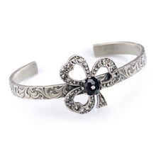 Load image into Gallery viewer, Victorian Trefoil Lucky Bracelet BR488 - Sweet Romance Wholesale