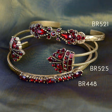 Load image into Gallery viewer, Jewel Tip Bracelet BR525 - Sweet Romance Wholesale