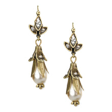 Load image into Gallery viewer, Lily Pearl Earrings - Sweet Romance Wholesale