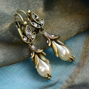 Lily Pearl Earrings - Sweet Romance Wholesale