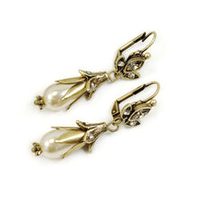 Load image into Gallery viewer, Lily Pearl Earrings - Sweet Romance Wholesale