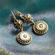 Load image into Gallery viewer, London Victorian Earrings E1290 - Sweet Romance Wholesale