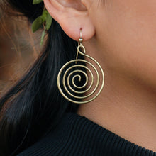 Load image into Gallery viewer, 1970s Spiral of Love Earrings E1363 - Sweet Romance Wholesale