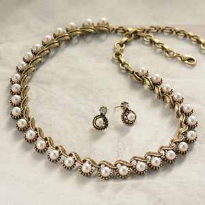 Iconic 1950s Collar Necklace - Sweet Romance Wholesale