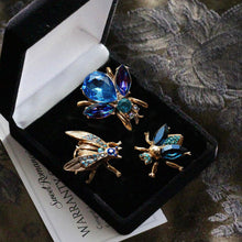 Load image into Gallery viewer, Set of 3 Vintage Exotic Bee Pins Heliotrope P5280-HE - Sweet Romance Wholesale
