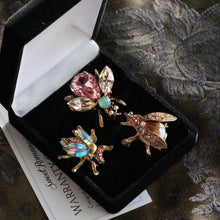 Load image into Gallery viewer, Set of 3 Vintage Bee Pins Opal Pastels P5280 - Sweet Romance Wholesale