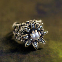 Load image into Gallery viewer, Wild Flower Daisy Ring - Sweet Romance Wholesale