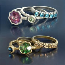 Load image into Gallery viewer, Set of 3 Vintage Flower Crystal Stack Rings R565 - Sweet Romance Wholesale